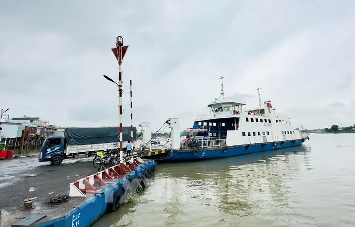 Cẩm Nang Bến Phà Châu Giang: Cửa Ngõ Khám Phá Văn Hóa Chăm Và Làng Lụa Tân Châu