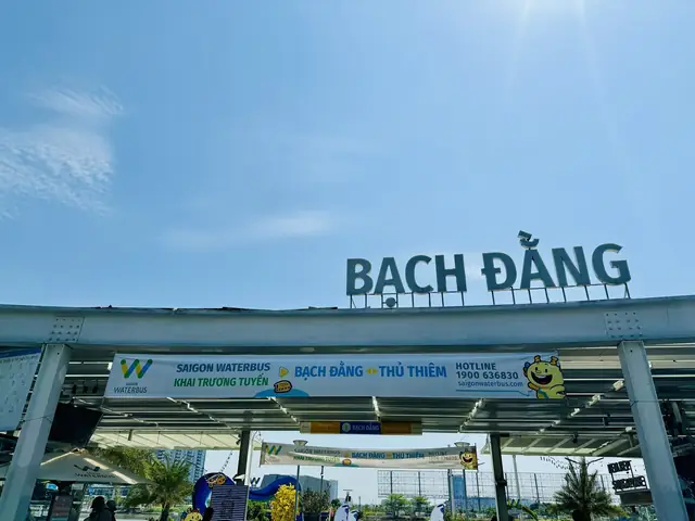 Bến Tàu Bạch Đằng Quận 1: Hướng Dẫn Chi Tiết Về Vị Trí, Dịch Vụ Và Lưu Ý Khi Sử Dụng