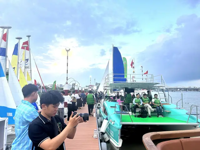 Khám Phá Bến Tàu Du Lịch Cần Thơ: Vị Trí, Dịch Vụ & Các Tour Nổi Bật