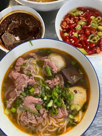 Khám Phá 12 Địa Điểm Bún Bò Huế Ngon Nhất Ở Hue Khám Phá 12 Địa Điểm Bún Bò Huế Ngon Nhất Ở Hue
