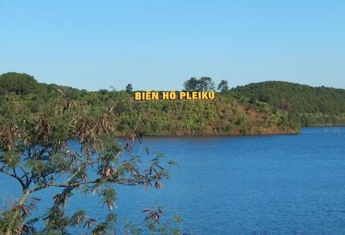 Khám Phá Biển Hồ Gia Lai – Hướng Dẫn Du Lịch Cho Du Khách