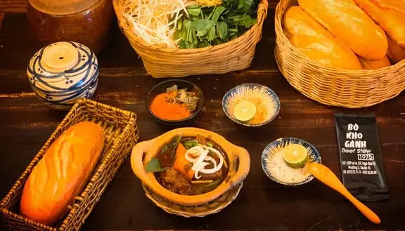 Review Chi Tiết Quán Bò Kho Gánh Chung Cư Ngô Gia Tự: Trải Nghiệm Ẩm Thực Gia Đình Quen Thuộc Ở Quận 10 Review Chi Tiết Quán Bò Kho Gánh Chung Cư Ngô Gia Tự: Trải Nghiệm Ẩm Thực Gia Đình Quen Thuộc Ở Quận 10