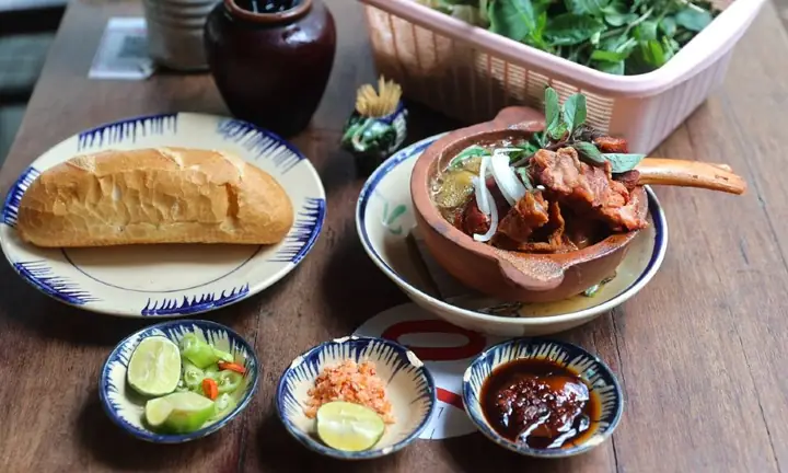 Khám Phá 10 Quán Bò Kho Ngon Nhất Sài Gòn Cho Tín Đồ Ẩm Thực