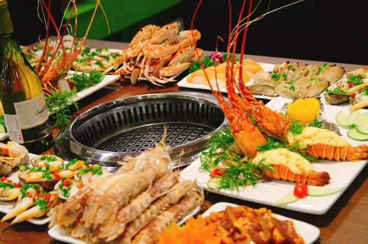 Top 10 Nhà Hàng Buffet Hải Sản Ngon & Uy Tín Nhất Ở Hà Nội 2026