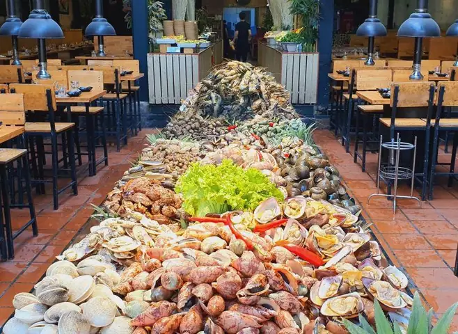 Review Buffet Hải Sản Những Chàng Trai: Giá & Trải Nghiệm