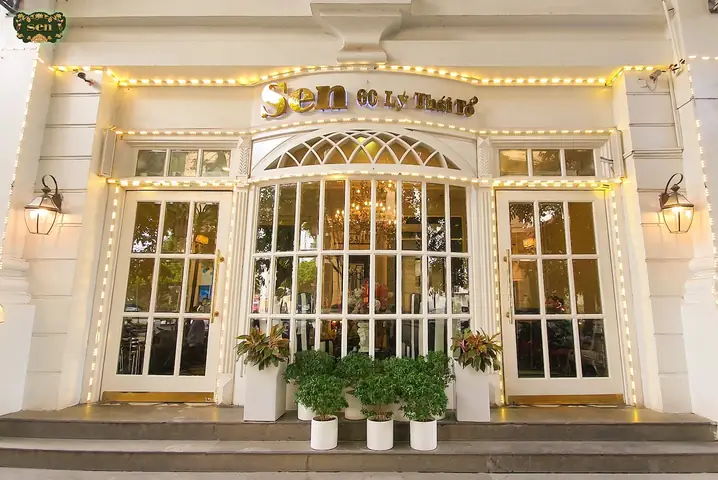 Đánh Giá Chi Tiết Buffet Maison Sen Lý Thái Tổ: Trải Nghiệm Ẩm Thực Đỉnh Cao Tại Trung Tâm Hà Nội