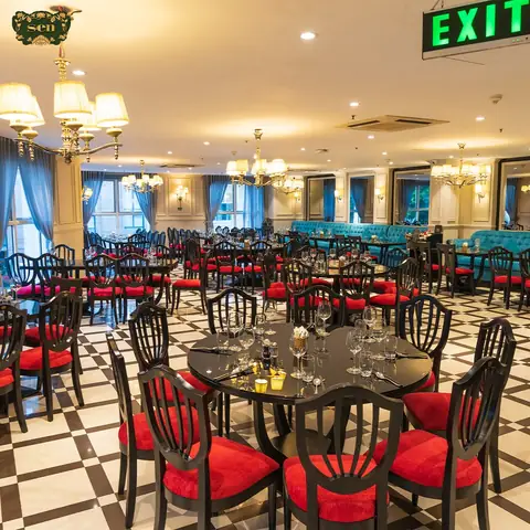 Đánh Giá Chi Tiết Buffet Maison Sen Lý Thái Tổ: Trải Nghiệm Ẩm Thực Đỉnh Cao Tại Trung Tâm Hà Nội
