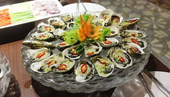 Đánh Giá Chi Tiết Buffet Sen Á Đông Quảng Ninh: Trải Nghiệm Ẩm Thực Việt Tại Trung Tâm Hạ Long