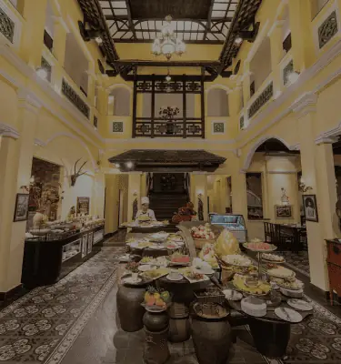 Review Buffet Sen Tây Hồ Hà Nội: Đánh Giá Chi Tiết Về Không Gian, Đồ Ăn Và Giá Trị Thực Tế