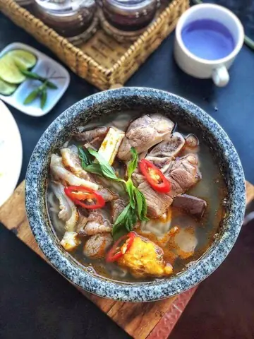 Khám Phá Bún Bò Bốc Khói Đoàn Viên Đà Lạt – Hương Vị Đặc Trưng Khám Phá Bún Bò Bốc Khói Đoàn Viên Đà Lạt – Hương Vị Đặc Trưng