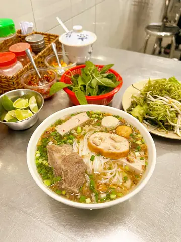 Đánh Giá Quán Bún Bò Cư Xá Bắc Hải: Hương Vị Đậm Đà Hay Chỉ Tiếng Tăm? Đánh Giá Quán Bún Bò Cư Xá Bắc Hải: Hương Vị Đậm Đà Hay Chỉ Tiếng Tăm?
