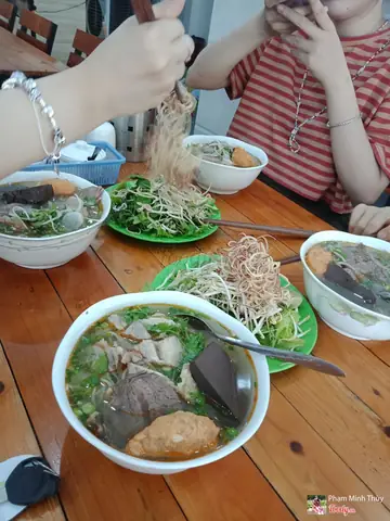 Khám Phá Bún Bò Huế Kim Đồng – Địa Chỉ, Thực Đơn, Đánh Giá