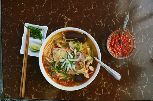 Bún Bò Huế Ngon Tại Đà Lạt: Đánh Giá Chi Tiết Từ Nước Dùng Đến Trải Nghiệm Thực Tế Bún Bò Huế Ngon Tại Đà Lạt: Đánh Giá Chi Tiết Từ Nước Dùng Đến Trải Nghiệm Thực Tế