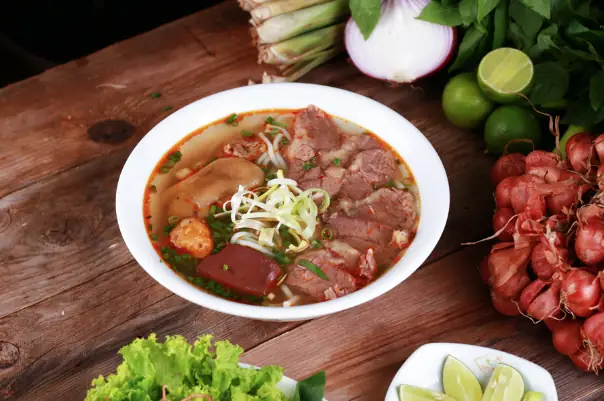 Review Chi Tiết 15 Quán Bún Bò Huế Ngon Nhất Huế: Đậm Đà Chuẩn Vị Cố Đô