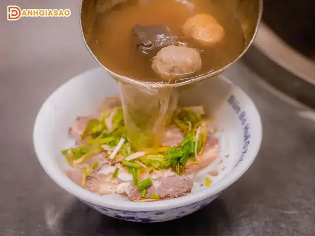 Bún Bò Huế O Xuân Menu: Đánh Giá Toàn Diện Thực Đơn & Trải Nghiệm Thực Tế