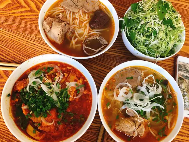 Bún Bò Huế Tại Đà Lạt: Hương Vị Đặc Trưng Và Địa Chỉ Nên Thử Bún Bò Huế Tại Đà Lạt: Hương Vị Đặc Trưng Và Địa Chỉ Nên Thử
