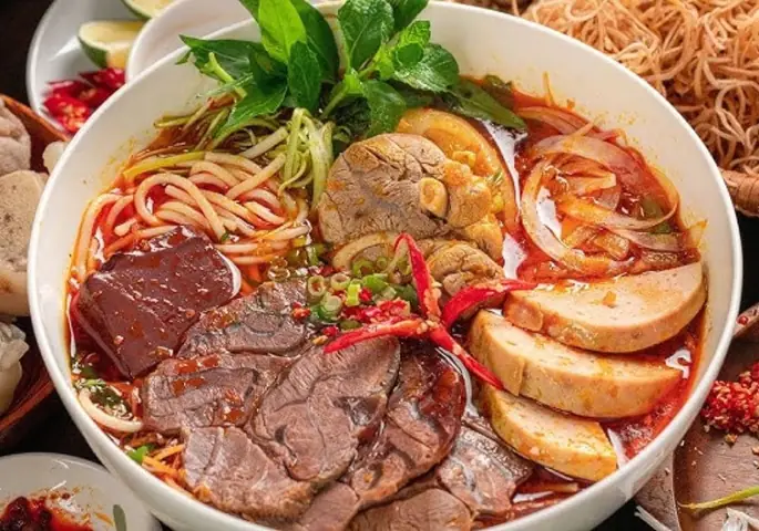 Bún Bò Ngon Nhất Sài Gòn? Đánh Giá Chi Tiết Bếp Ông Lập Bún Bò Ngon Nhất Sài Gòn? Đánh Giá Chi Tiết Bếp Ông Lập