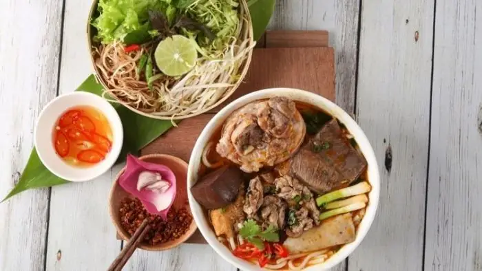 Top 5 Quán Bún Bò Huế Ngon Nhất Quận 1: Đánh Giá Chi Tiết & Bảng So Sánh Top 5 Quán Bún Bò Huế Ngon Nhất Quận 1: Đánh Giá Chi Tiết & Bảng So Sánh
