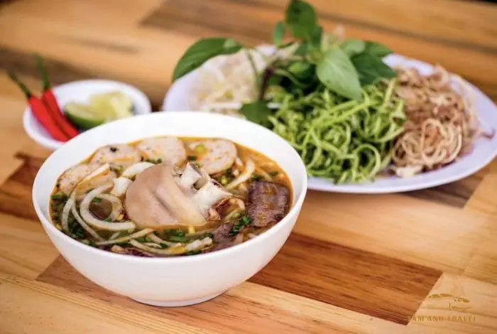 Bún Bò Thiên Trang Đà Lạt: Đánh Giá Chi Tiết Về Hương Vị Và Dịch Vụ