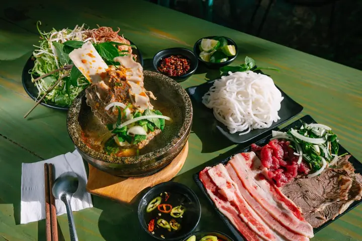 Khám Phá 7 Quán Bún Bò Thố Đá Đà Lạt Ngon Chuẩn Vị Cho Du Khách