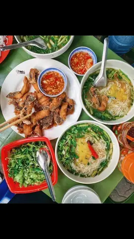 Đánh Giá Chi Tiết Quán Bún Cá Chấm Nguyễn Thái Học: Trải Nghiệm Ẩm Thực Đường Phố Đà Nẵng