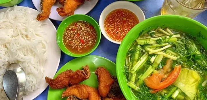 Đánh Giá Chi Tiết Quán Bún Cá Chấm Nguyễn Thái Học: Trải Nghiệm Ẩm Thực Đường Phố Đà Nẵng