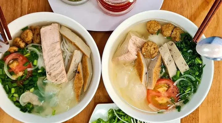 Đánh Giá Chi Tiết Quán Bún Cá Nha Trang Hạnh Nhiên: Trải Nghiệm Thực Tế Của Một Du Khách