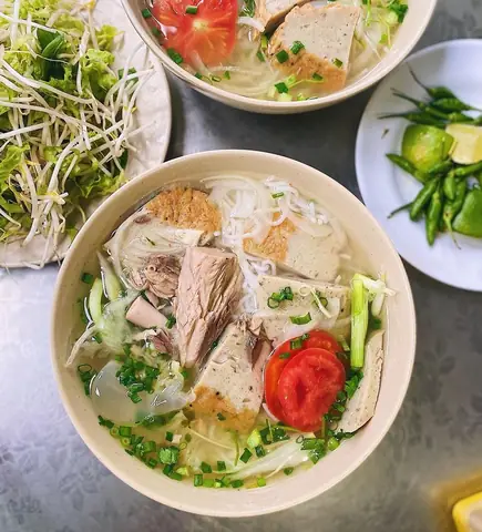 Bún Cá Nổi Tiếng Nha Trang – Đặc Trưng Ẩm Thực Không Thể Bỏ Qua