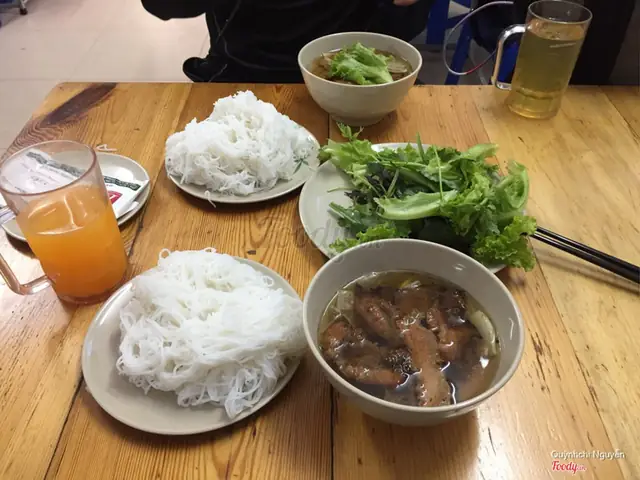 Khám Phá Bún Chả Hương Liên: Địa Chỉ, Menu & Combo Obama
