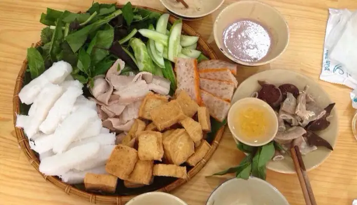 Top 8 Quán Bún Đậu Mắm Tôm Ngon Nhất Quận 7