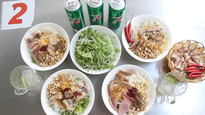 Bún Mắm Bà Ngọc Đà Nẵng: Đánh Giá Chi Tiết Về Món Ăn Đặc Trưng Miền Trung