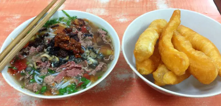Bún Ốc Tóp Mỡ Bạch Mai: Đánh Giá Chi Tiết Về Món Ăn Đặc Sản Hà Nội Nổi Tiếng Bún Ốc Tóp Mỡ Bạch Mai: Đánh Giá Chi Tiết Về Món Ăn Đặc Sản Hà Nội Nổi Tiếng