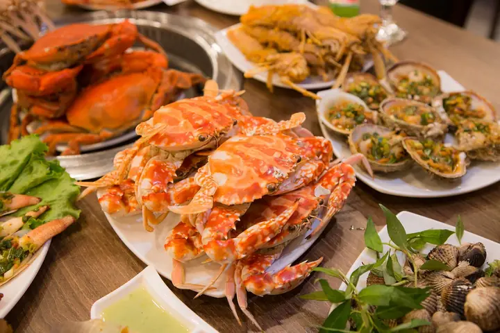 Buffet Hải Sản Hà Nội: Top Quán Ngon, Giá Tốt