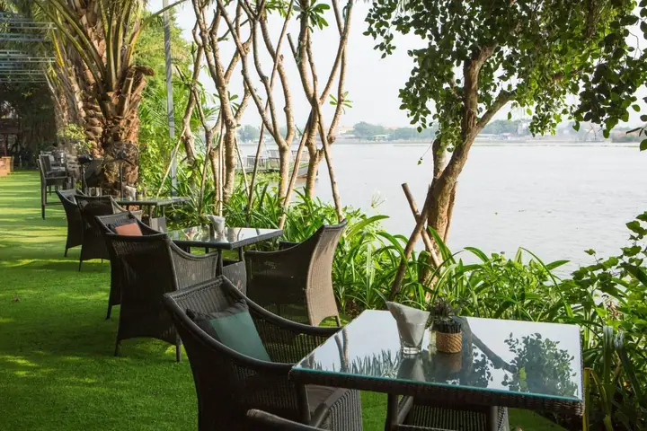 Top 10 Quán Cà Phê Bờ Sông Quận 2 Đẹp Nhất 2026