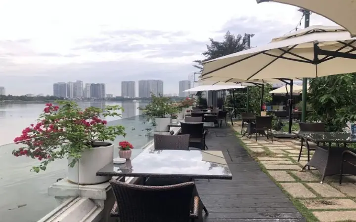 Top 10 Quán Cà Phê Bờ Sông Quận 2 Đẹp Nhất 2026