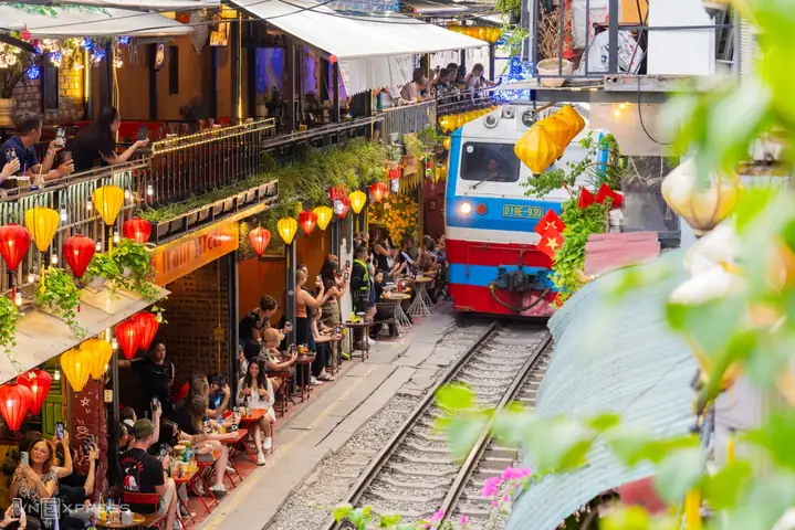 Top 8 Quán Cà Phê Đường Tàu Hà Nội Review Chi Tiết Từ A Đến Z