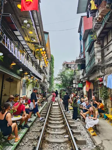 Khám Phá 7 Quán Cà Phê Đường Tàu Hà Nội Dành Cho Du Khách Khám Phá 7 Quán Cà Phê Đường Tàu Hà Nội Dành Cho Du Khách