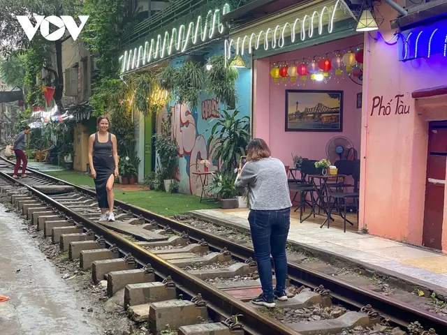 Cà Phê Đường Tàu Lê Duẩn: Trải Nghiệm Thực Tế Và Đánh Giá Chi Tiết