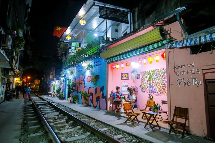 Cà Phê Đường Tàu Lê Duẩn: Trải Nghiệm Thực Tế Và Đánh Giá Chi Tiết