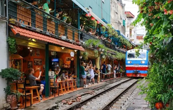 Khám Phá 10 Quán Cà Phê Đường Tàu Hà Nội – Hướng Dẫn Chi Tiết Cho Du Khách