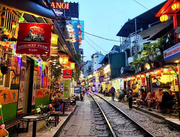 Khám Phá 10 Quán Cà Phê Đường Tàu Hà Nội – Hướng Dẫn Chi Tiết Cho Du Khách