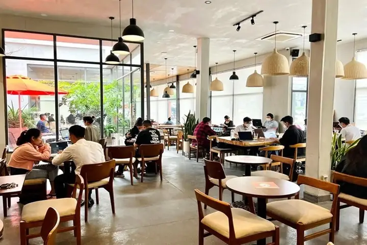 Khám Phá 12 Quán Cà Phê Máy Lạnh Lý Tưởng Cho Mùa Hè