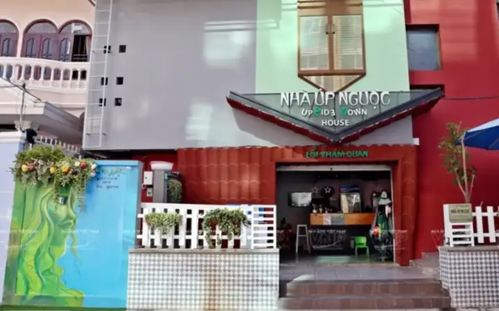 Khám Phá Nhà Úp Ngược Vũng Tàu: Địa Chỉ, Giá Vé & 5 Trải Nghiệm Khám Phá Nhà Úp Ngược Vũng Tàu: Địa Chỉ, Giá Vé & 5 Trải Nghiệm