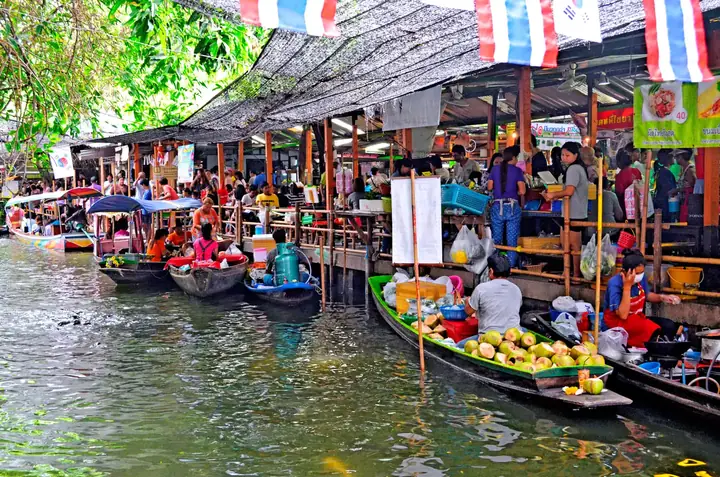 Top 7 Chợ Nổi Tiếng Bangkok Bạn Không Thể Bỏ Lỡ: Cẩm Nang Trải Nghiệm Thực Tế