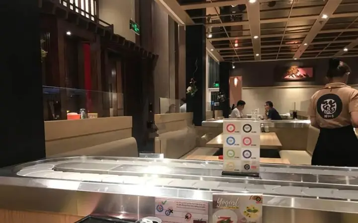 Các Cửa Hàng Trong Crescent Mall: Hướng Dẫn Chi Tiết