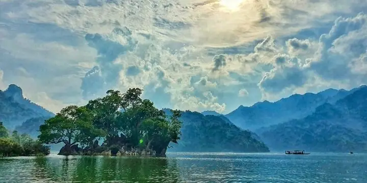 Các Hồ Tự Nhiên Ở Việt Nam: Danh Sách Và Đặc Điểm Nổi Bật