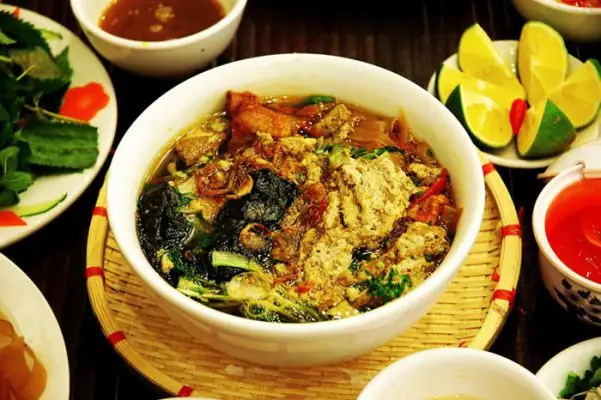 Cẩm Nang Ẩm Thực Miền Trung: 15 Món Ăn Ngon Chuẩn Vị Cẩm Nang Ẩm Thực Miền Trung: 15 Món Ăn Ngon Chuẩn Vị