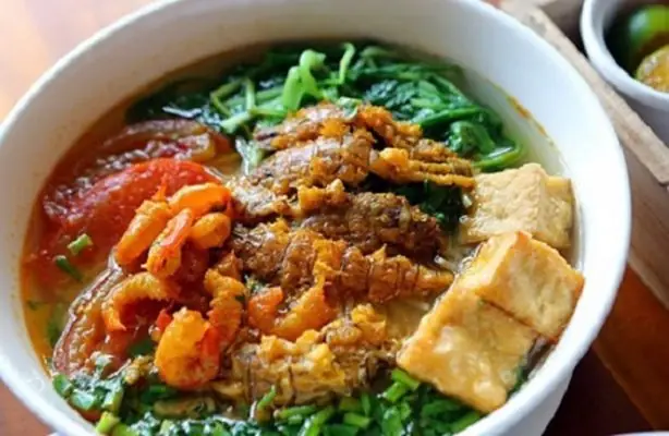 Cẩm Nang Ẩm Thực Miền Trung: 15 Món Ăn Ngon Chuẩn Vị Cẩm Nang Ẩm Thực Miền Trung: 15 Món Ăn Ngon Chuẩn Vị