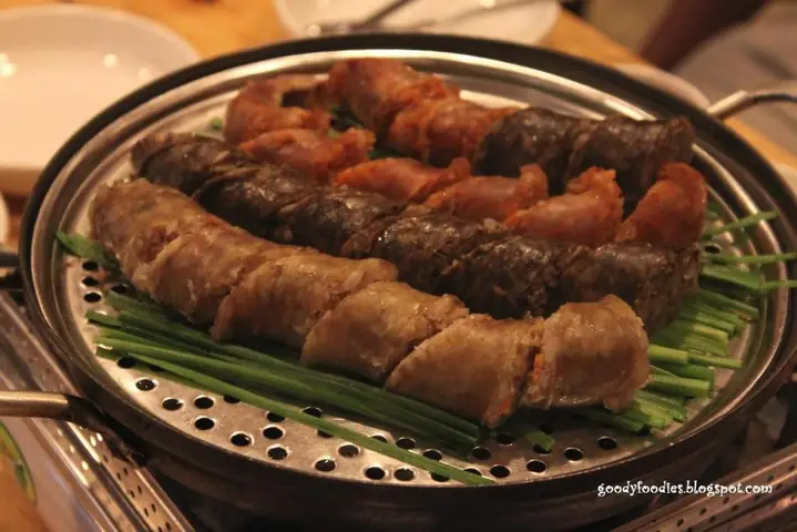 Cẩm Nang Ẩm Thực Đường Phố Hàn Quốc: 7 Món Ăn Nổi Tiếng Bạn Phải Thử Khi Đến Seoul