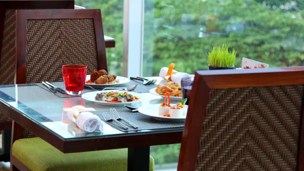 Ẩm Thực Nha Trang: Cẩm Nang Khám Phá Đặc Sản & Quán Ăn Người Dân